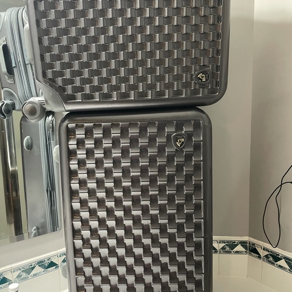 Heys international luggage set - Picture 2 of 5